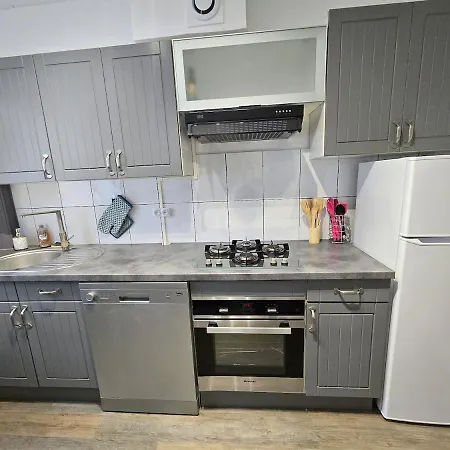 Maison Avec Jardin & Garage, 2 Chambres, 6 Personnes Holiday home